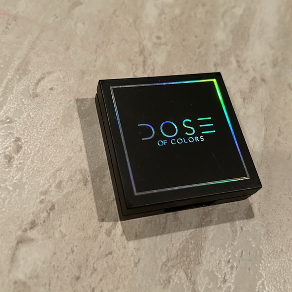 Black party the color is dark brown and shiny - Picture 2 of 2